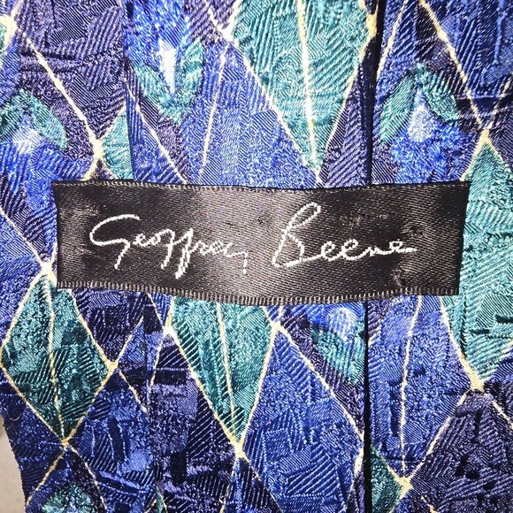 GEOFFREY BEENE MENS TIE DIAMOND IN BLUE GREEN AND BLACK 100 SILK EUC - Picture 2 of 4